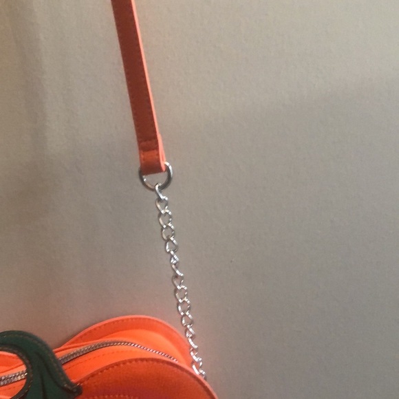 Betsey Johnson Kitsch pumpkin crossbody bag orange XOGINGER New with tags - Picture 6 of 14